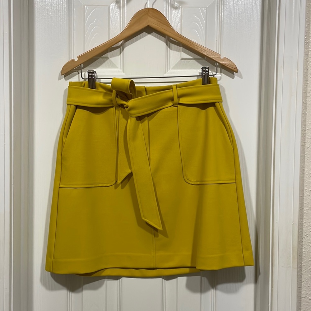 Loft mini skirt in size 6